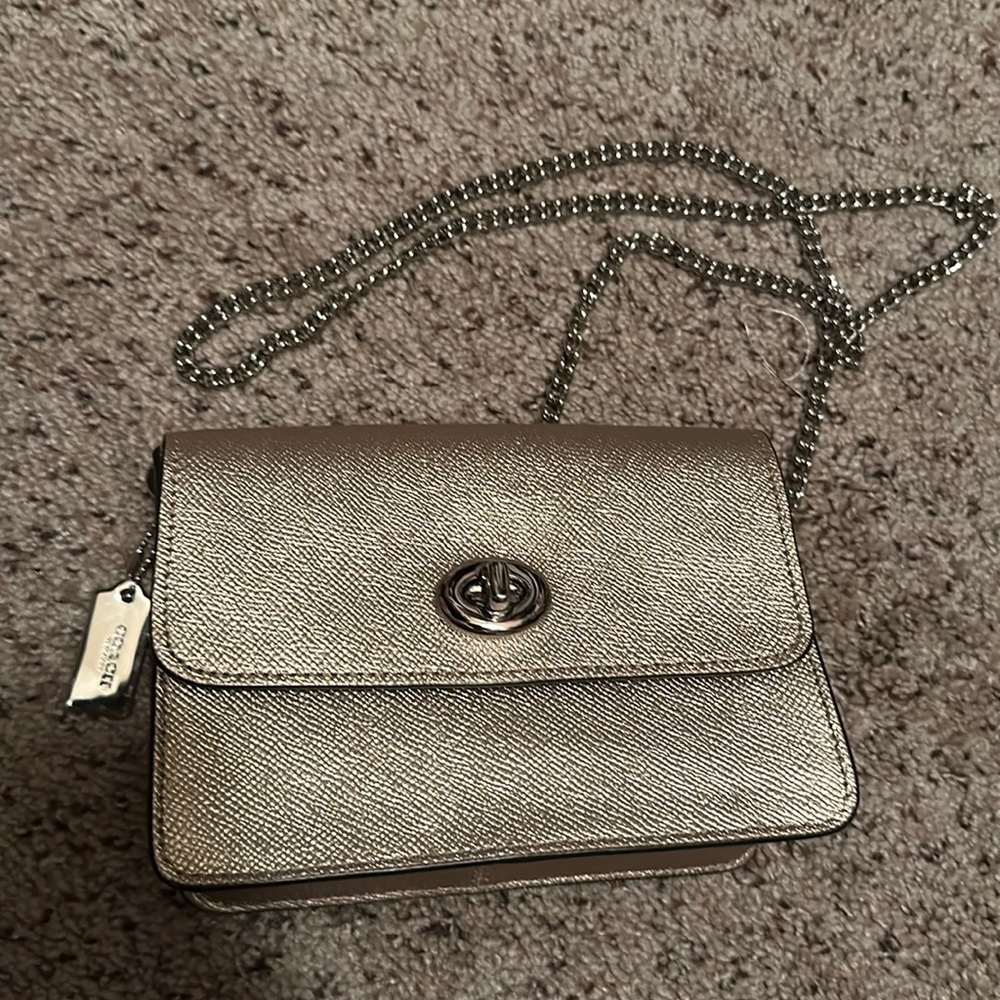 Coach Bowery Turnlock Chain Crossbody Leather 57714 Platinum